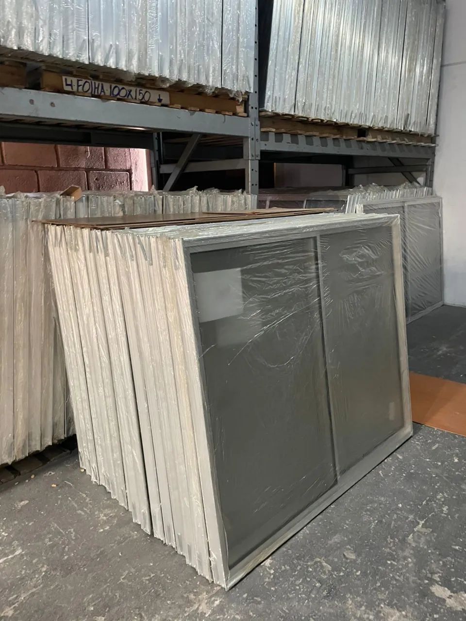 Vendo -  3 Janelas e 1 Porta 