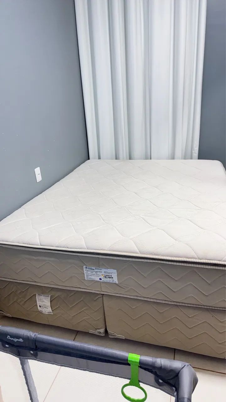 Vendo uma cama Queen Perfeita 