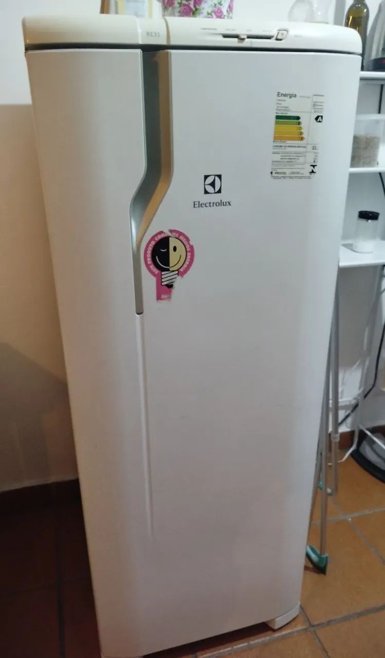 GELADEIRA EM ÓTIMO ESTADO - 127V