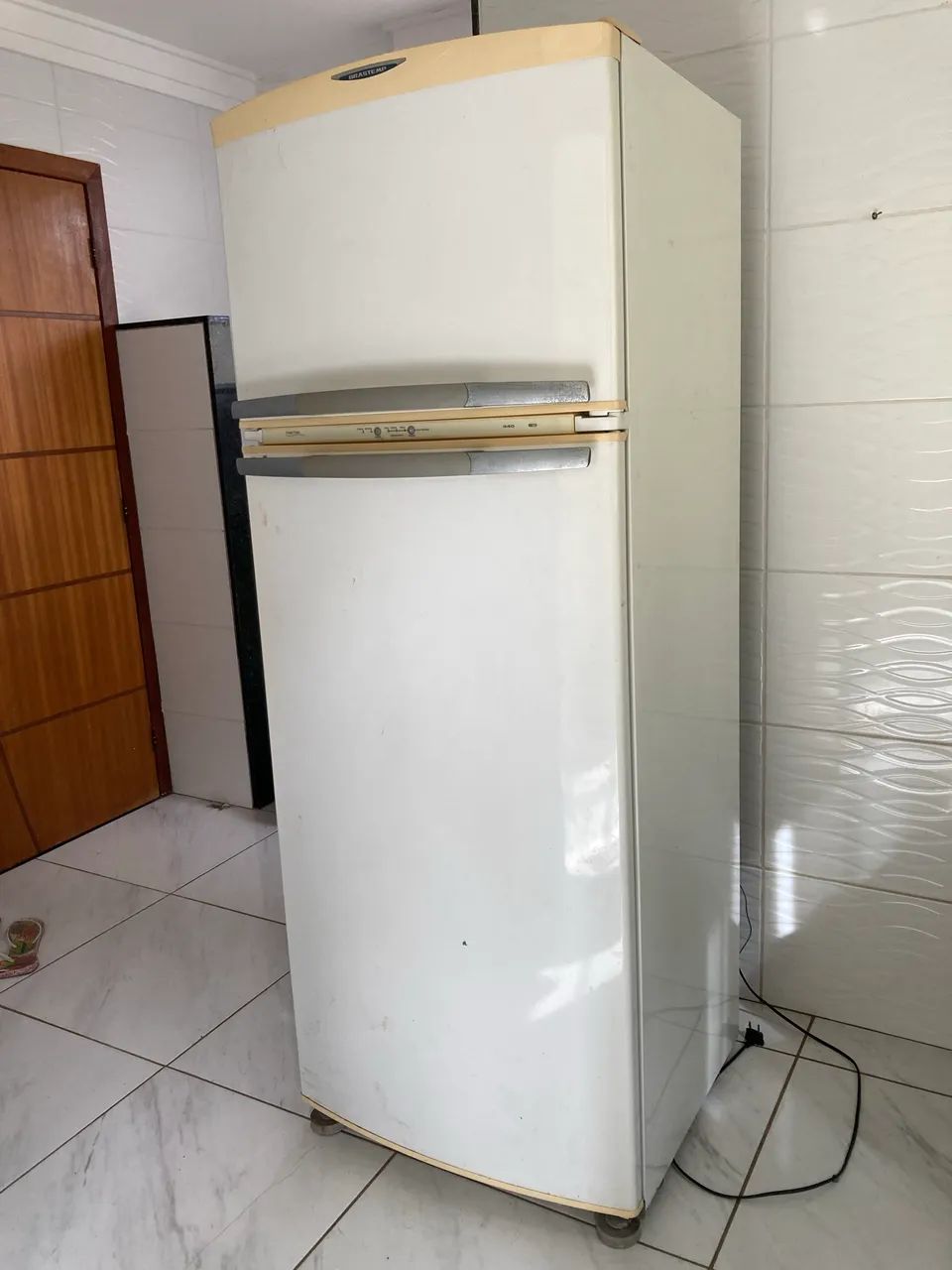 GELADEIRA ELETROLUX ATENÇÃO