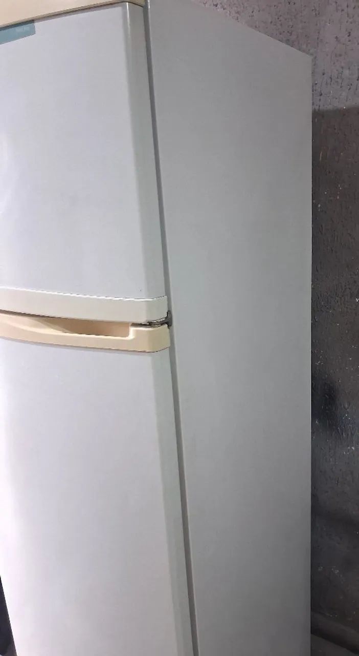 Vendo geladeira  consul frosfree  - Foto 3