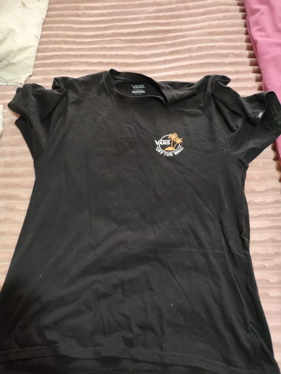 Vendo camiseta da Vans 