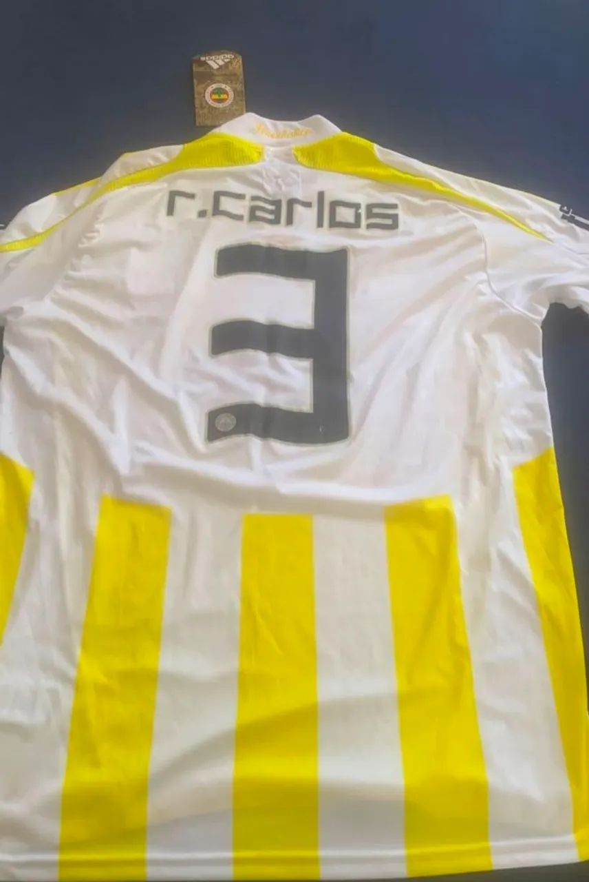 Fenerbahçe e foi lançada para a temporada 2007/2008 (ano do centenário do - Foto 2