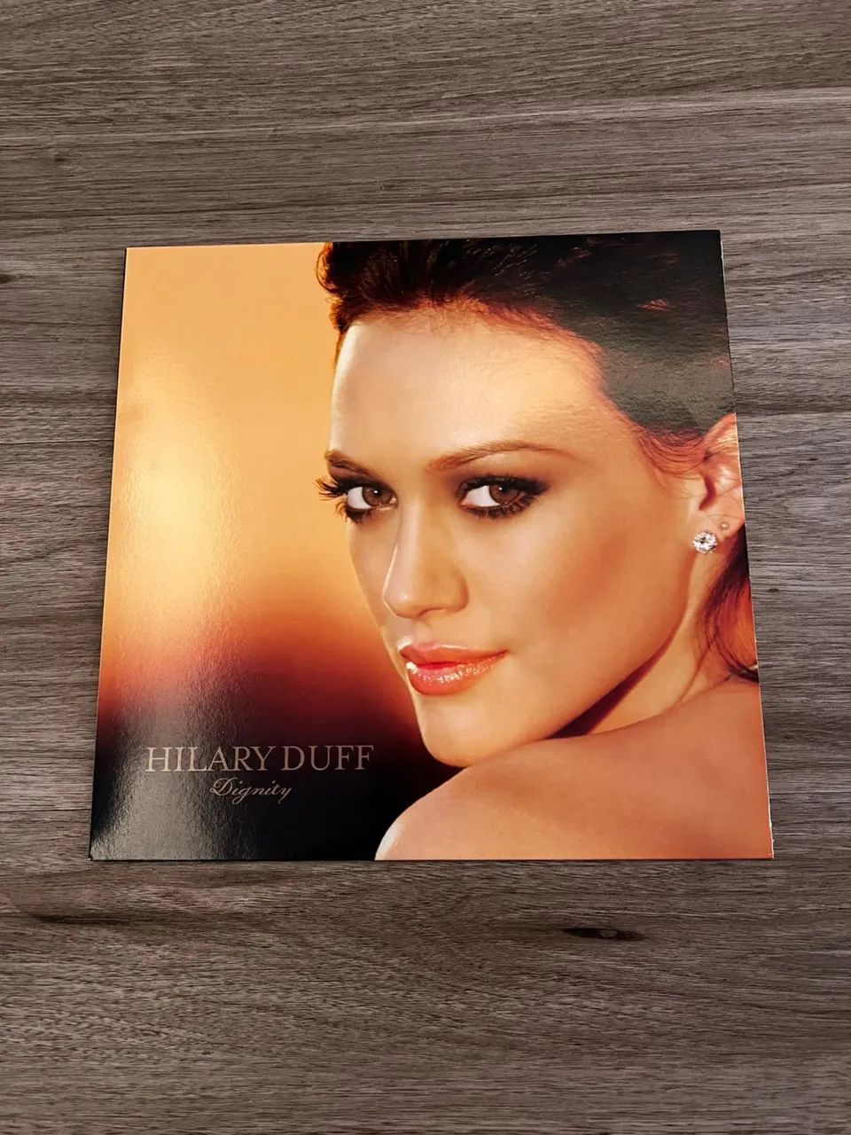 Hilary Duff - Dignity vinil merlot limitado