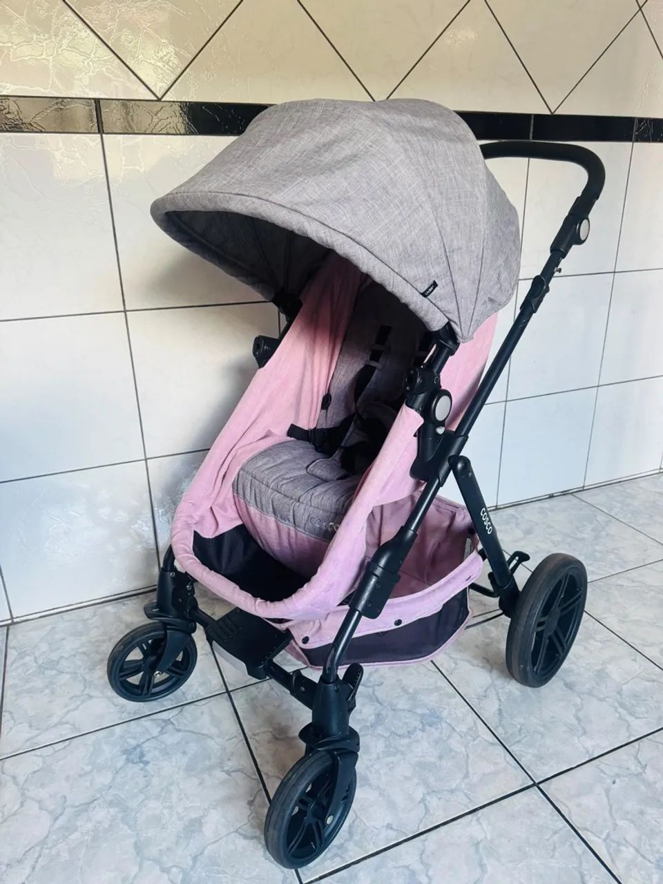 Carrinho de bebê com bebê conforto - Foto 3