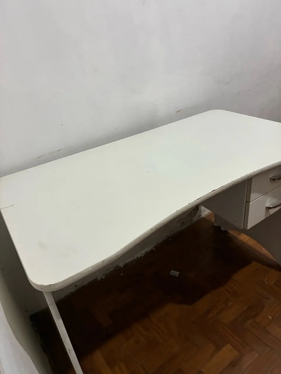 Escrivaninha branca duas gavetas  - Foto 3