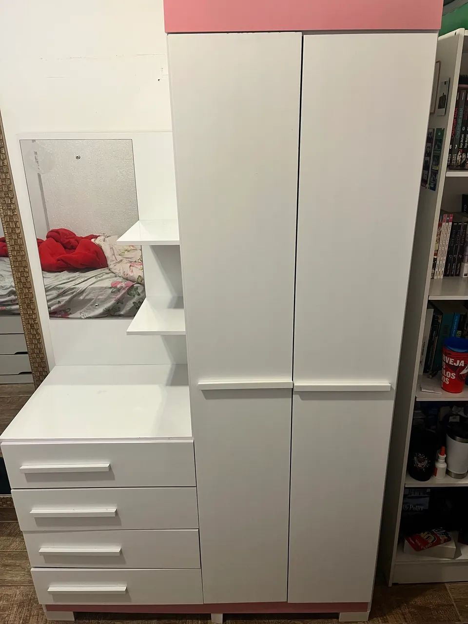 Guarda roupa de solteiro 