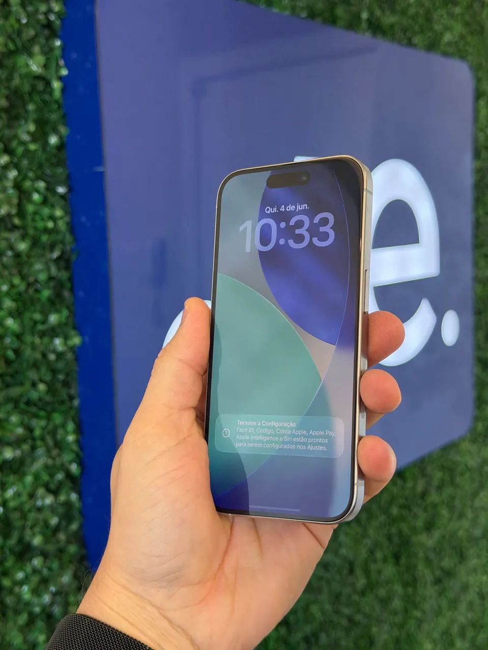  iPhone 15 pro 256gb branco seminovo - Foto 4