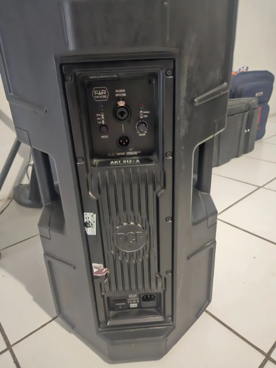 Caixa de Som Profissional RCF Art 912A - 220V - Foto 3