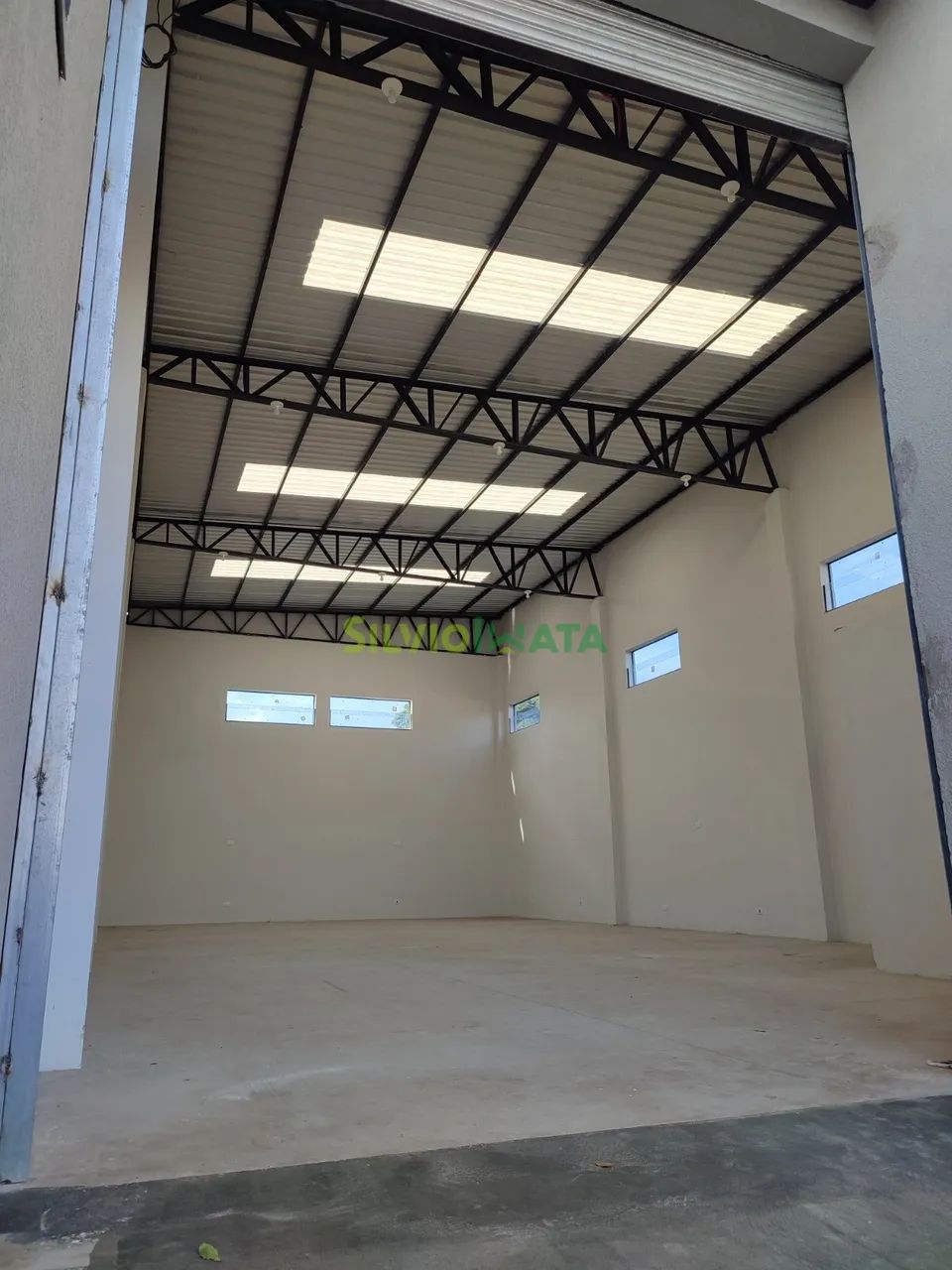 EXCELENTE SALÃO COMERCIAL DE 200 M² PARA ALUGAR NO JARDIM SÃO FRANCISCO. - Foto 2