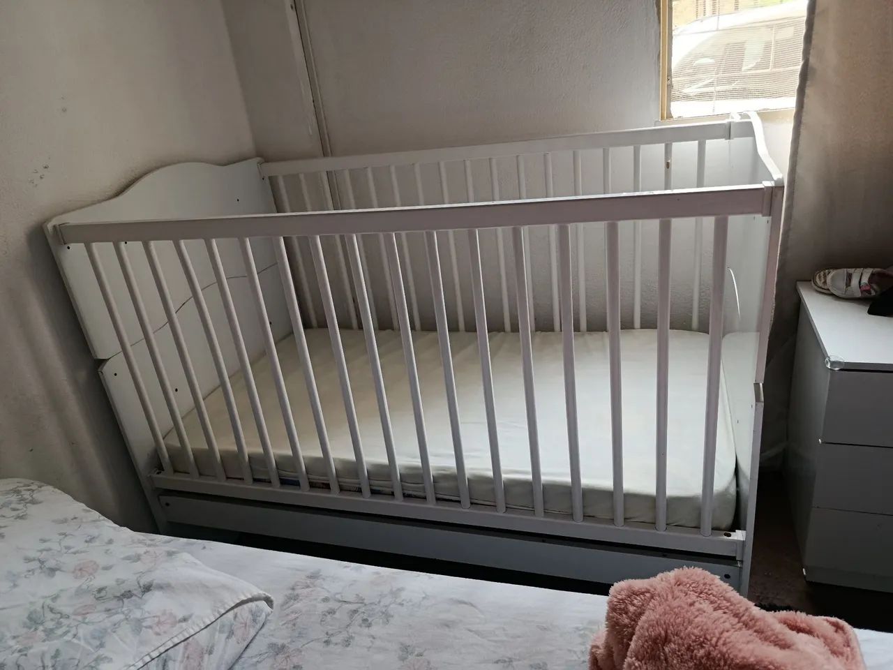 Berço com colchão 