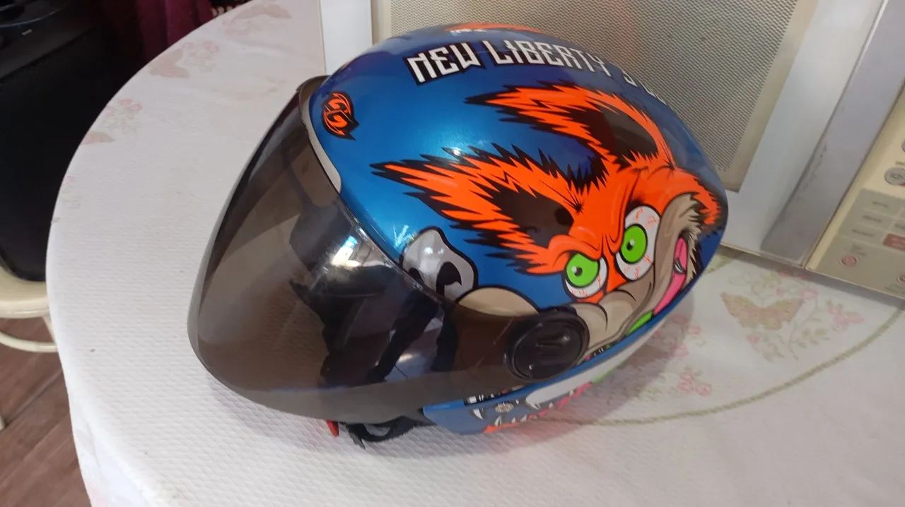 Vendo capacete do coiote 