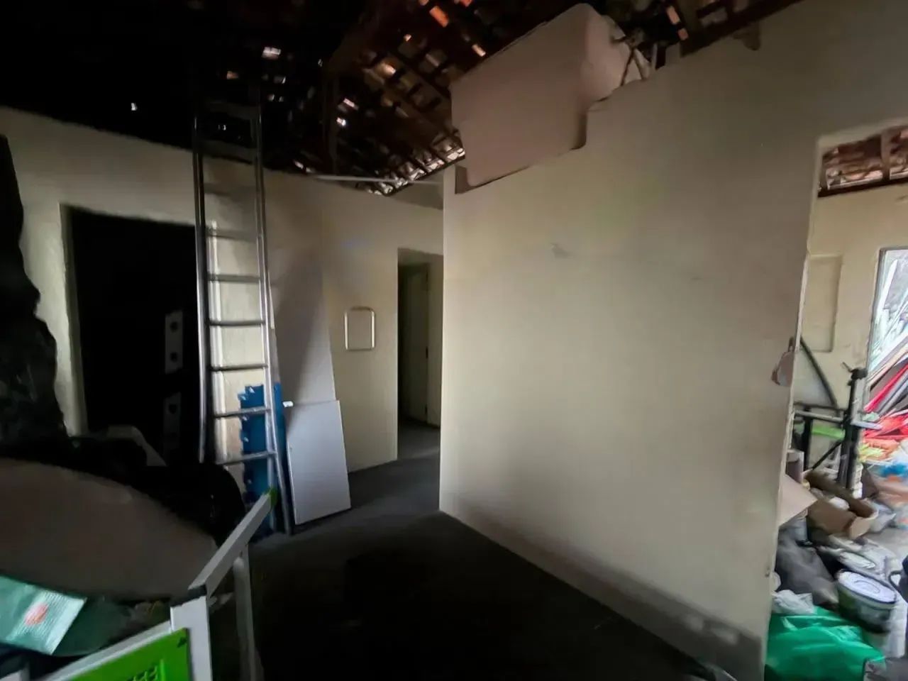 FAROLANDIA CASA EM RUA PUBLICA VENDIDA COMO  TERRENO - Foto 4