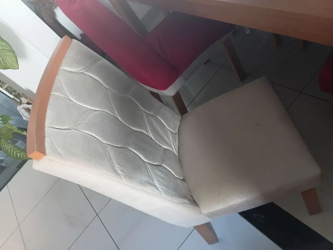 OVendo Mesa Com 6 Cadeiras conservada  - Foto 4