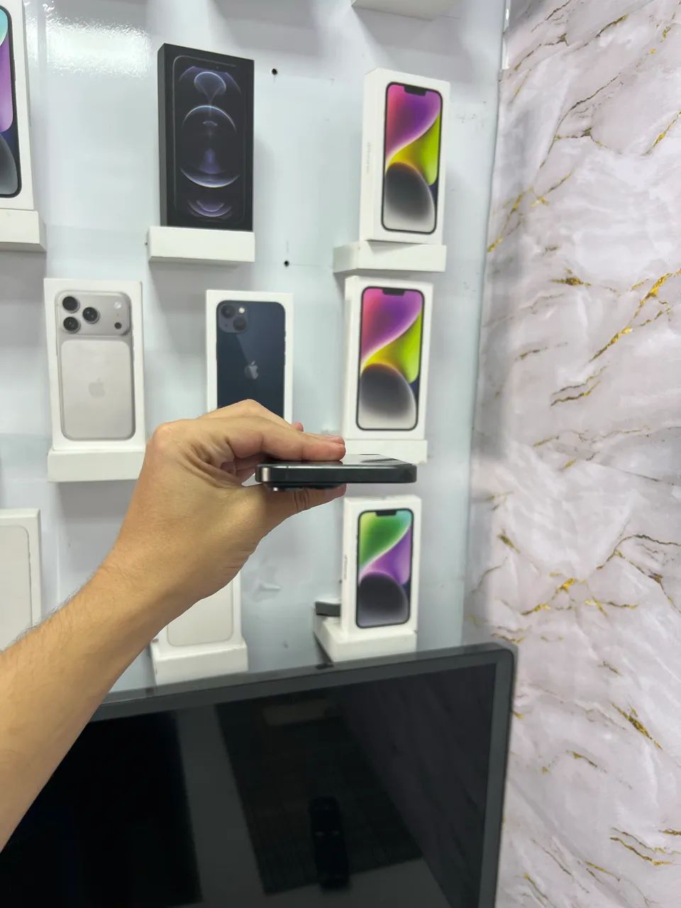 IPhone 15 Pro Max - 256GB - Foto 5
