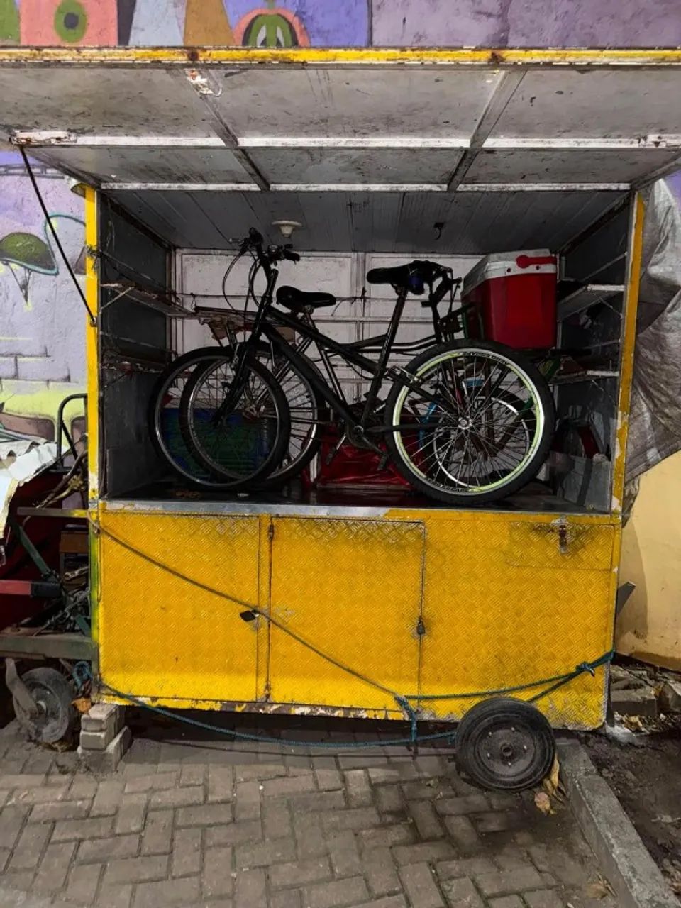 Vende-se Barraca de ferro, bicicleta de carga e bicicleta comum  - Foto 3