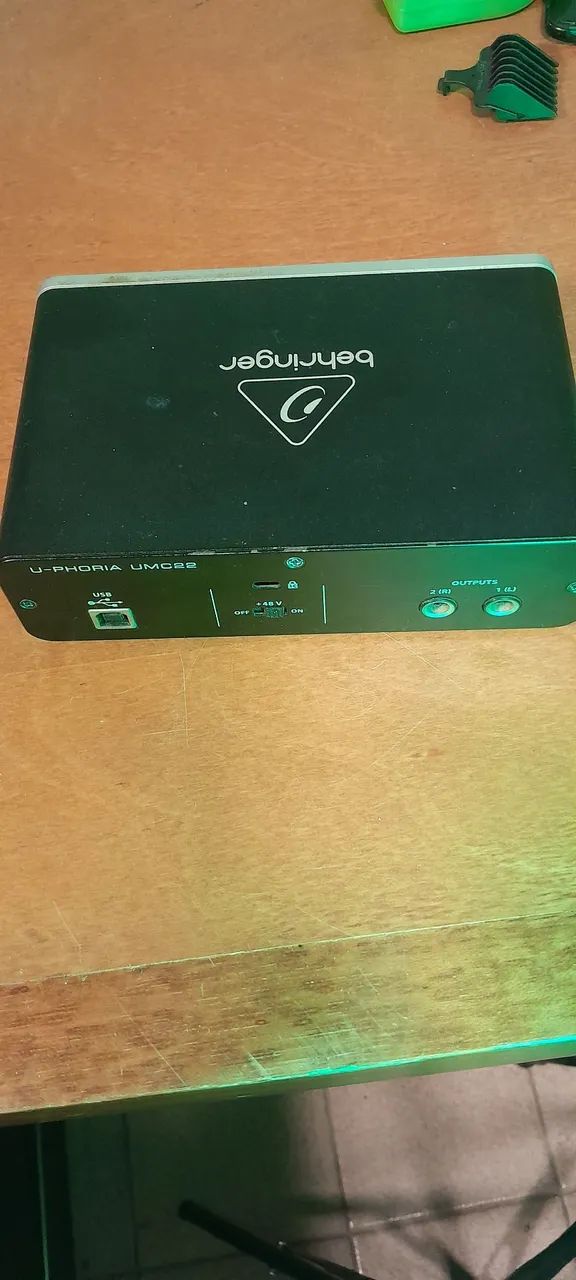 Interface de audio Beringher uphoria Umc 22 - Foto 4