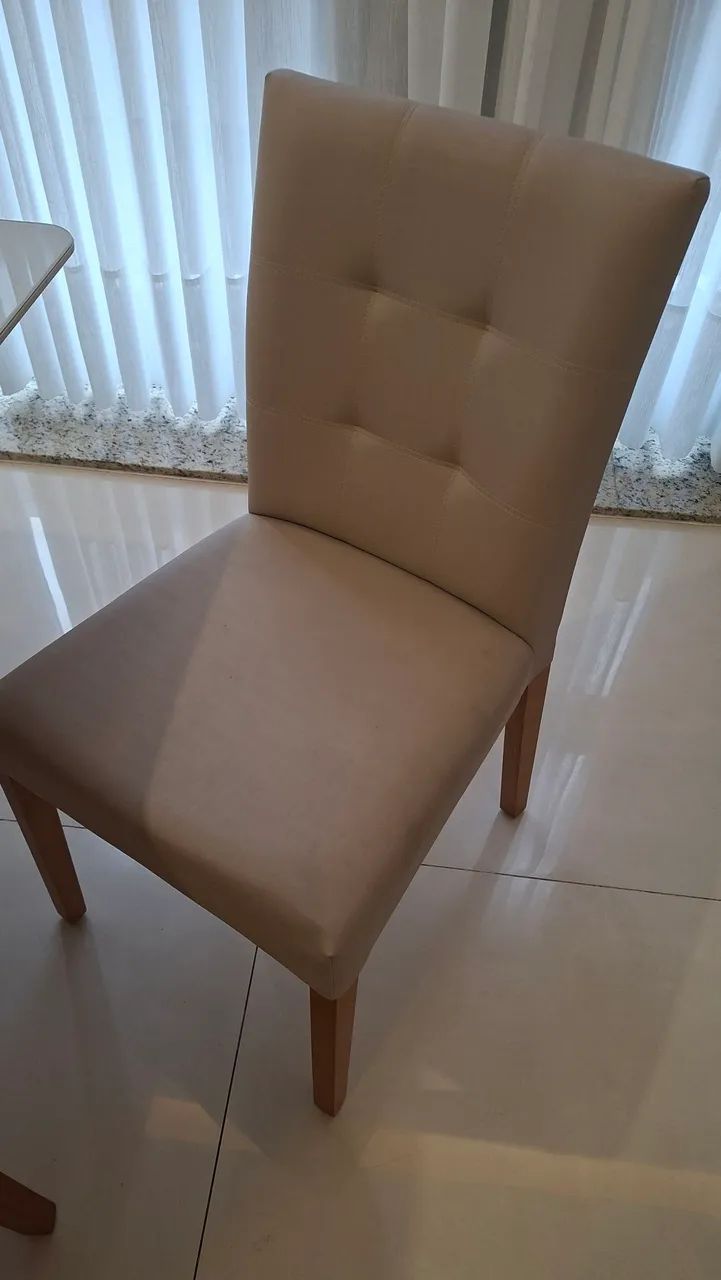 Mesa quadrada offwhite com 4 cadeiras - Foto 2