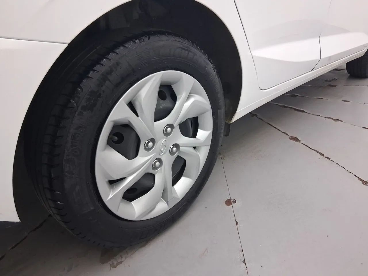 Hyundai HB20S Comfort Plus 1.0 TB Flex 12V Mec., foto 14 de 18