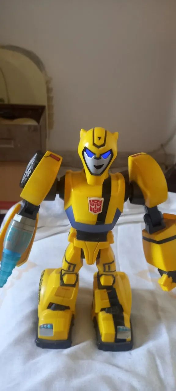Transformers Bumblebee Animated Gigante