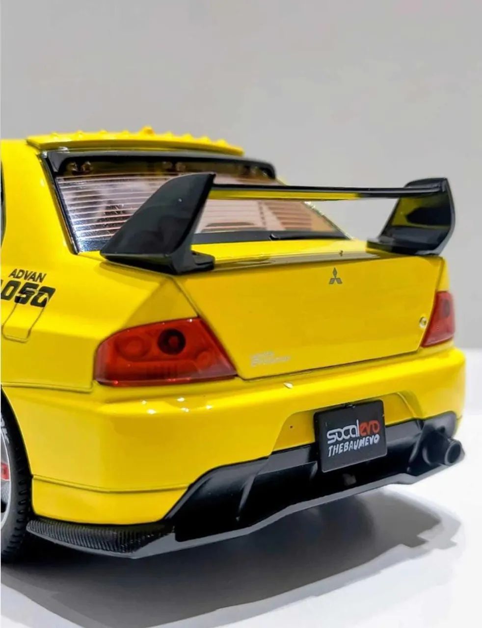 Mitsubishi Lancer Escala 1:24 - Foto 5