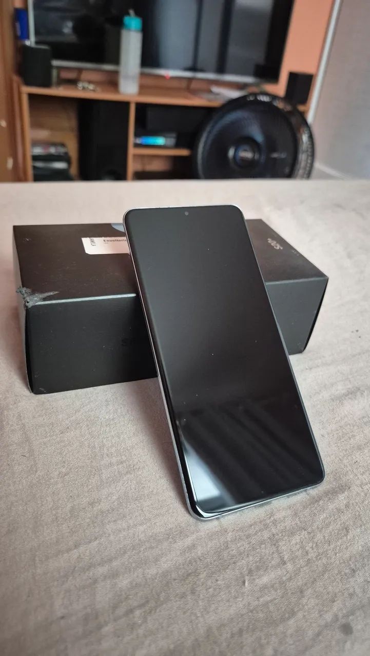 Samsung Galaxy S20 Plus 128GB  R$ 590 - Foto 2