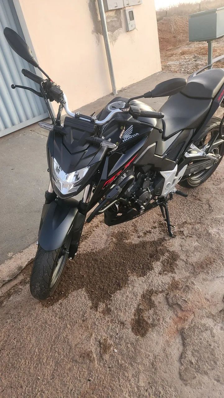 Vende-se cb300f modelo cbs  - Foto 3
