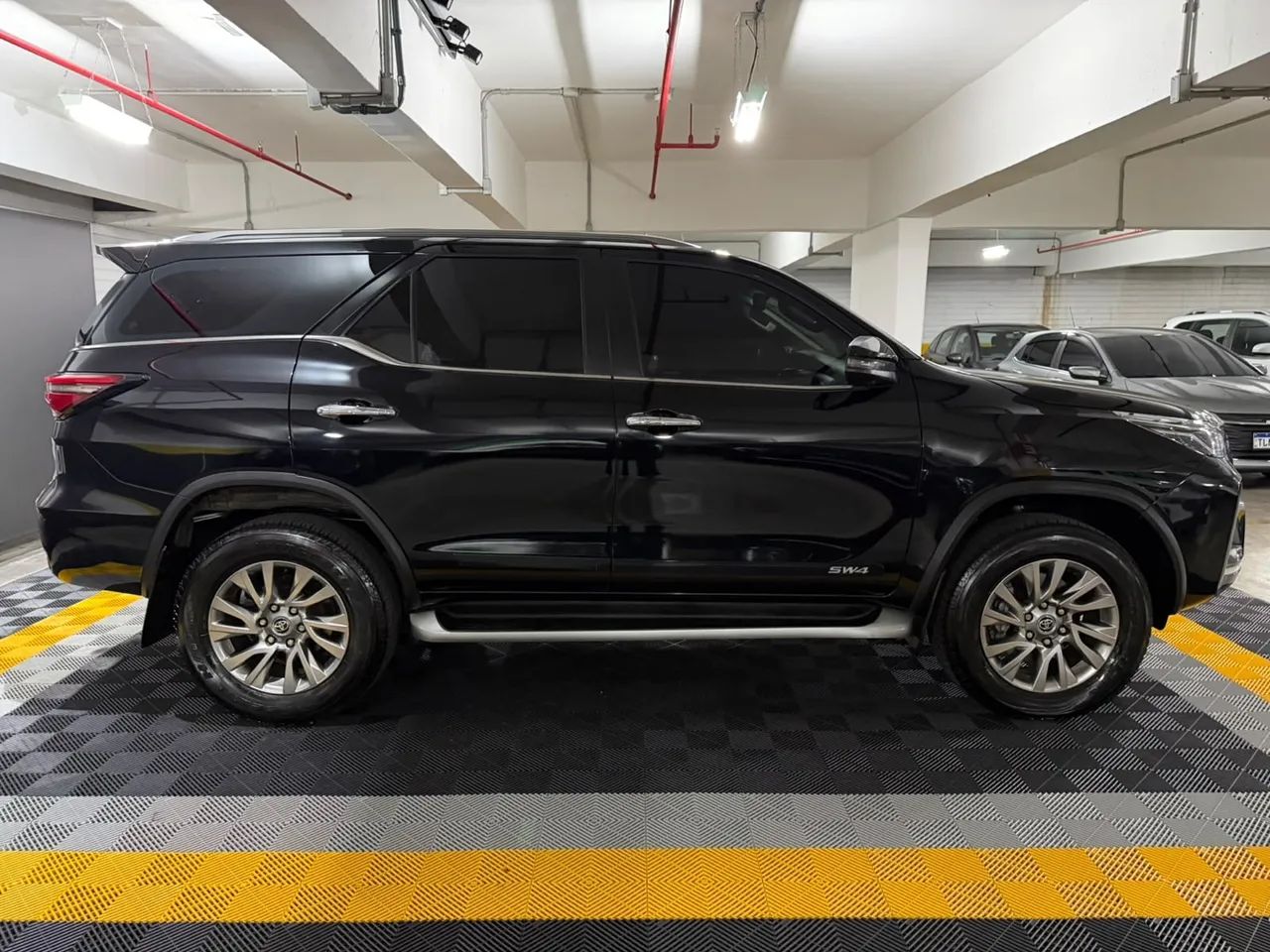 Toyota Hilux SW4 SRX 4x4 2.8 TDI 16V Dies. Aut., foto 7 de 20