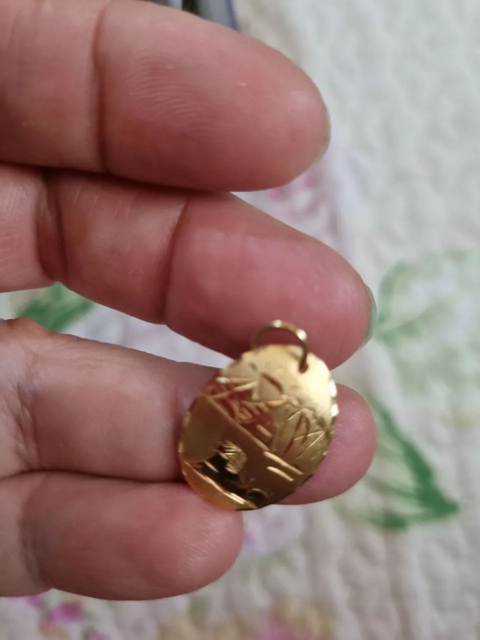 Pingente escrava ouro 18k