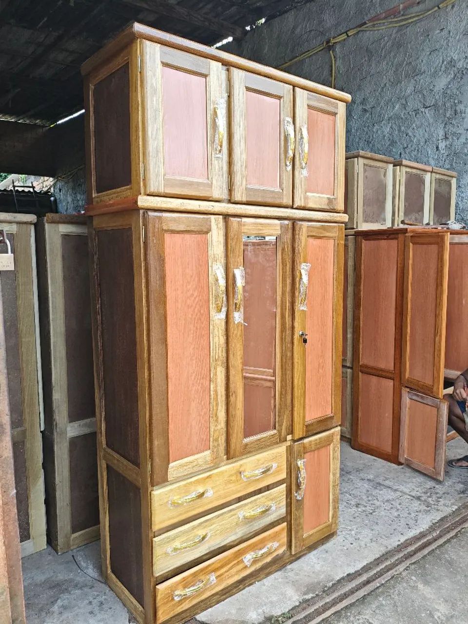 Guarda roupa de solteiro com maleiro novo  - Foto 2