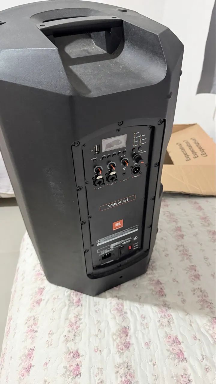 Caixas profissional Jbl max 12 ativas