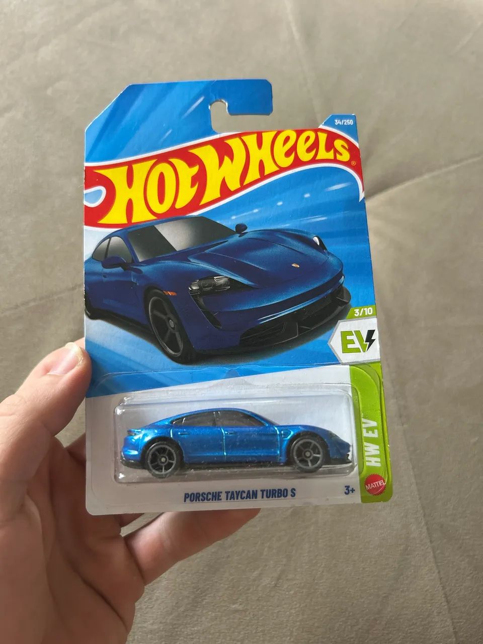 Hot Wheels Porsche Taycan Turbo S