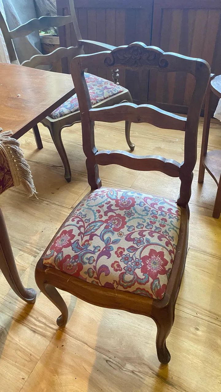 Mesa extensível de imbuia maciça com 4 cadeiras  - Foto 4