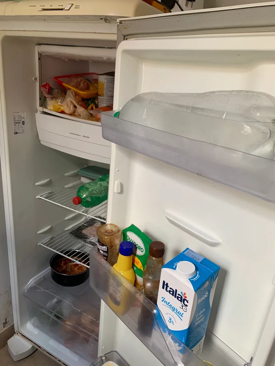 Vendo geladeira Electrolux! ?  Funcionando perfeitamente e em ótimo estado