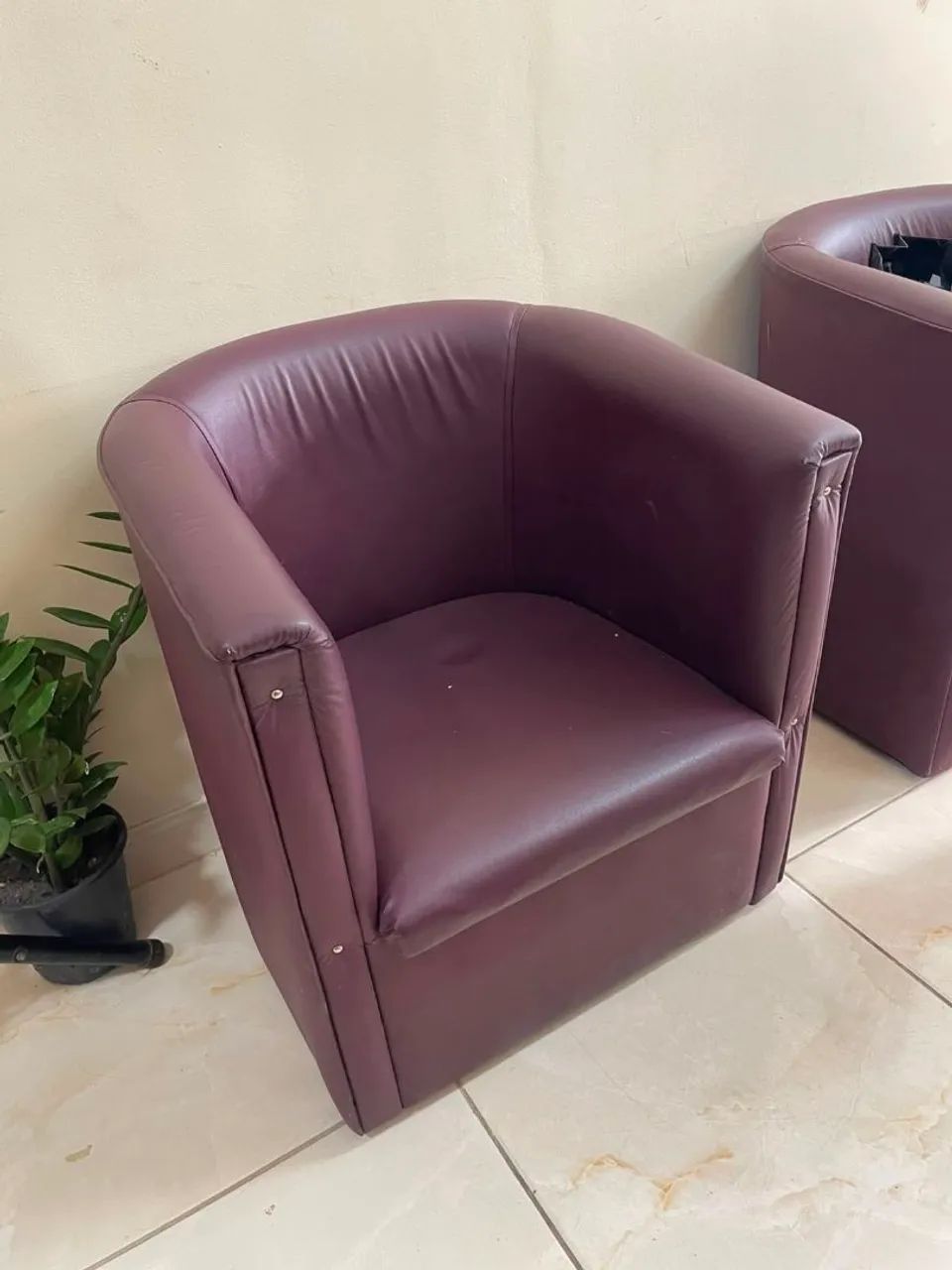 Vendo 3 poltronas de recepção 
