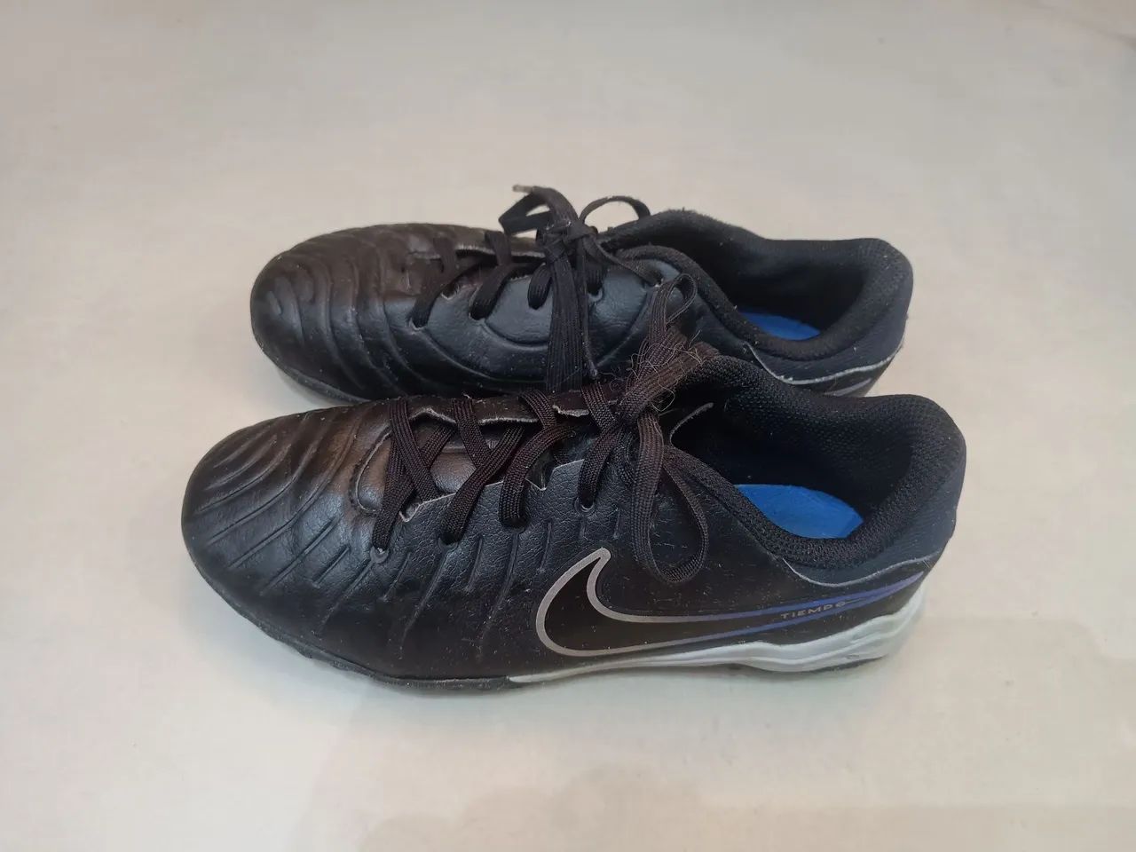 Chuteira society Nike tiempo 10 excelente estado. Tam 35 de conservação 
