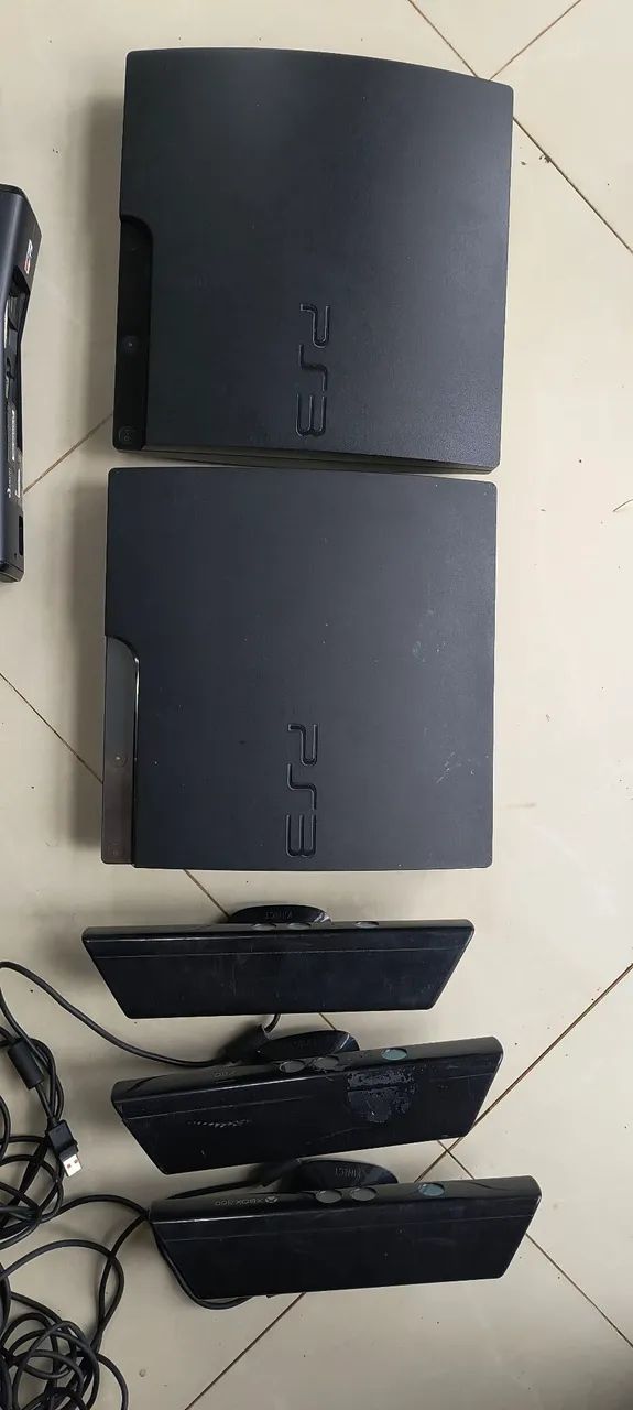 Lote com 2 PS3 Slim e 3 Kinects
