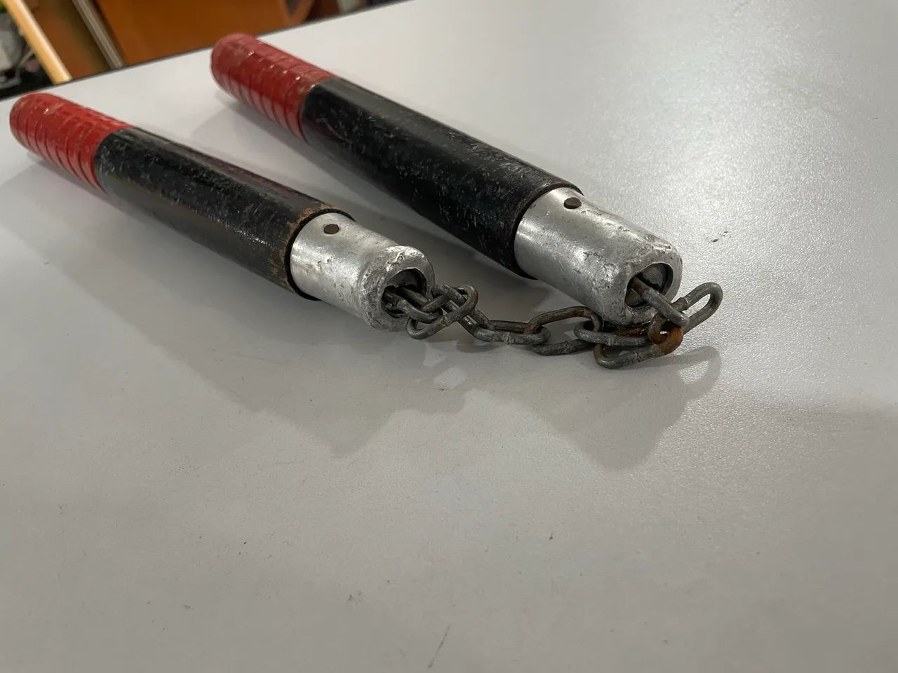 Nunchaku Tradicional de Madeira e Metal - Foto 4