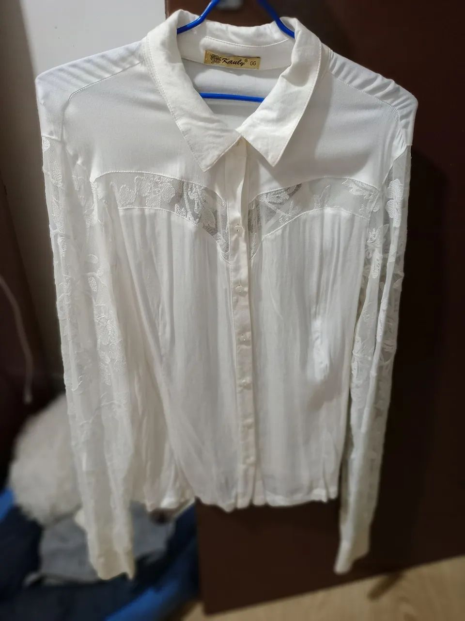 Blusa  branca com manga comprida 
