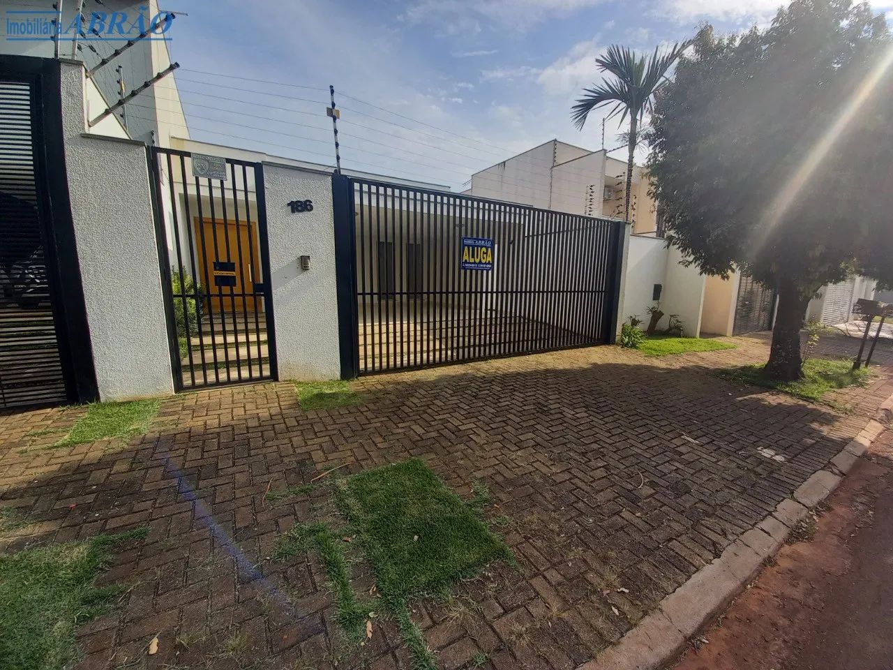 Casa á venda