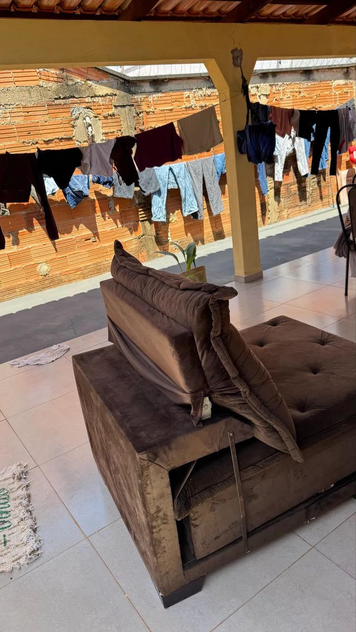 Vendo Sofá/chaise em veludo marrom, ótimo estado de conservação!