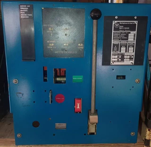 DISJUNTOR  EXTRAÍVEL WESTINGHOUSE 1600A DS-416