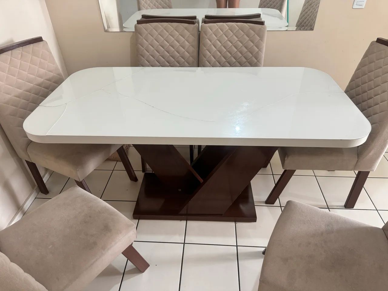 Mesa com seis cadeiras - Foto 4
