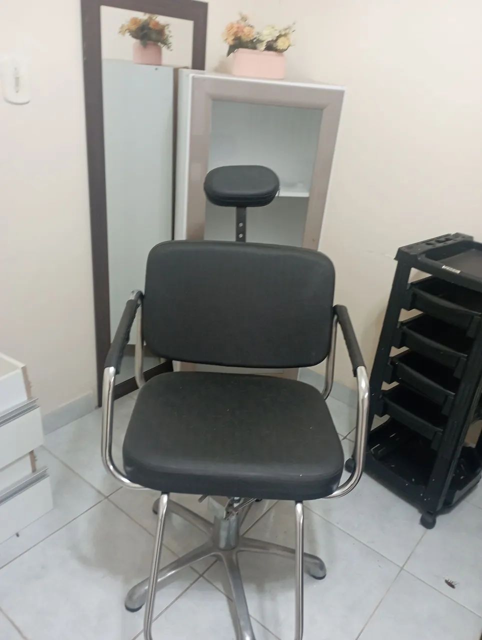 Vendo móveis de salão de beleza 