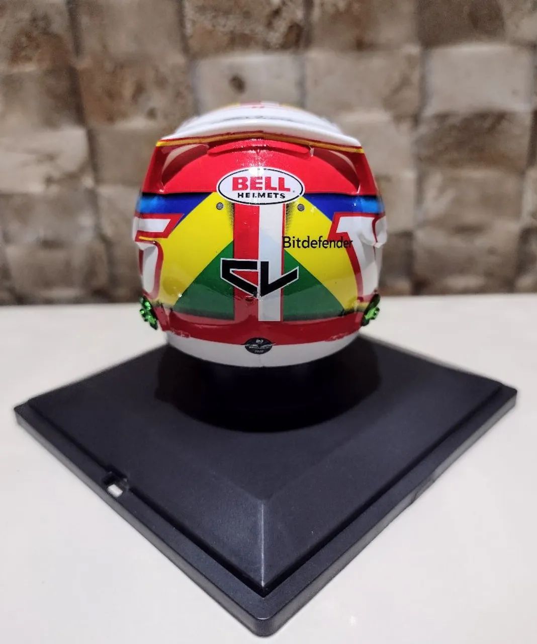 Miniatura Formula 1 Capacete Charles Leclerc Brazil GP 2022
