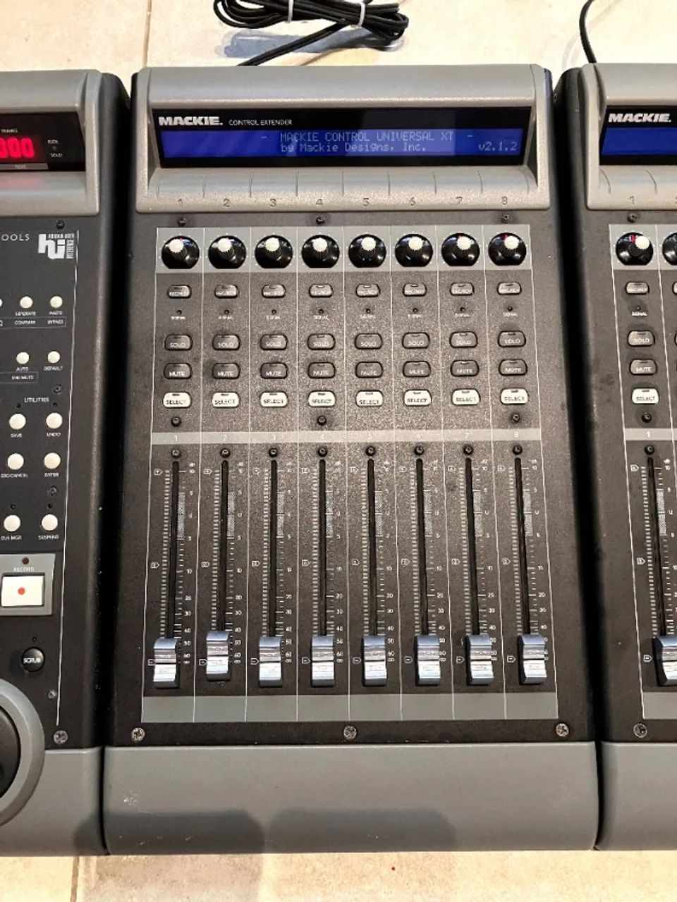 Controladora Mackie Control - 24 canais- HUI - Pro Tools, Cubase, Logic, Reaper. - Foto 5
