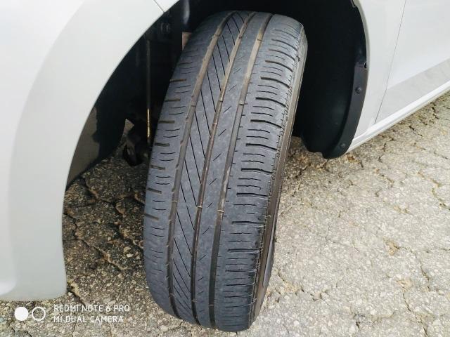 Volkswaguen - Move UP! 1.0 MPI Completo 15/16 - Foto 6