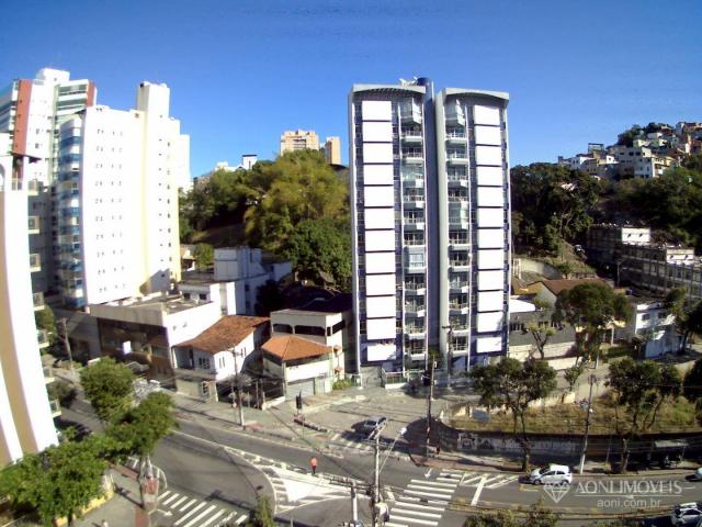 Maravilhoso 3 quartos, amplo e super bem localizado - Foto 7
