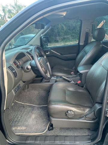 Nissan Frontier SL Série 10 Anos 2.5 Automática 4x4 Diesel Bancos em Couro 2012/2013 - Foto 6