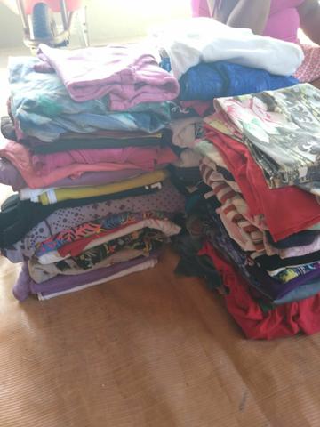 Lote de roupa feminina